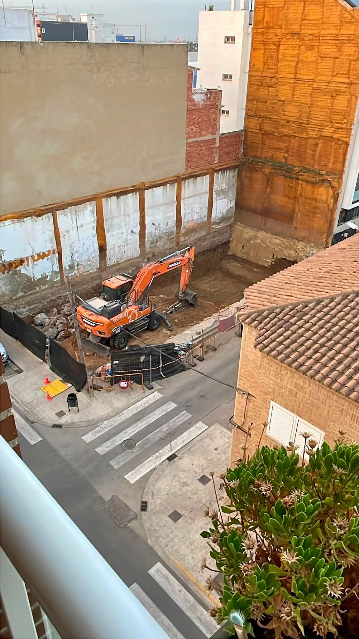 La excavadora desaparecida antes del derrumbe