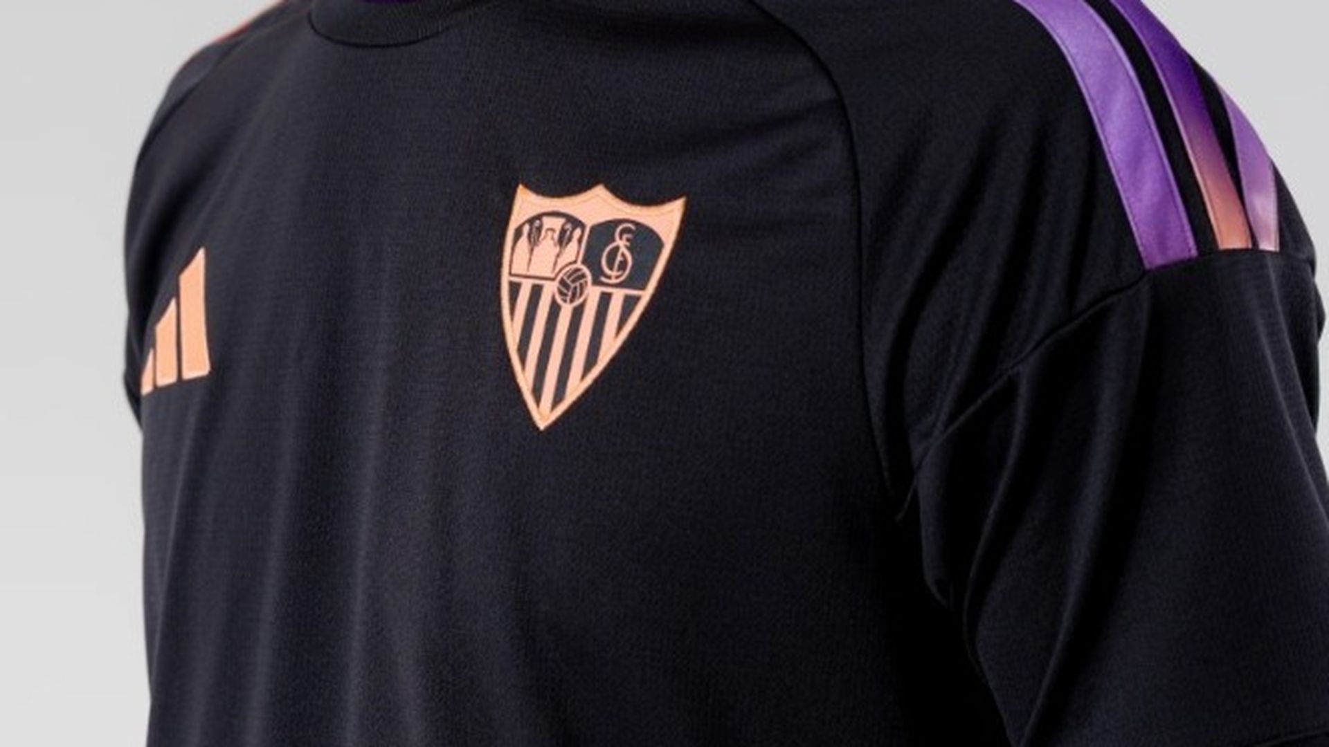 La tercera equipación del Sevilla La tercera equipación del Sevilla