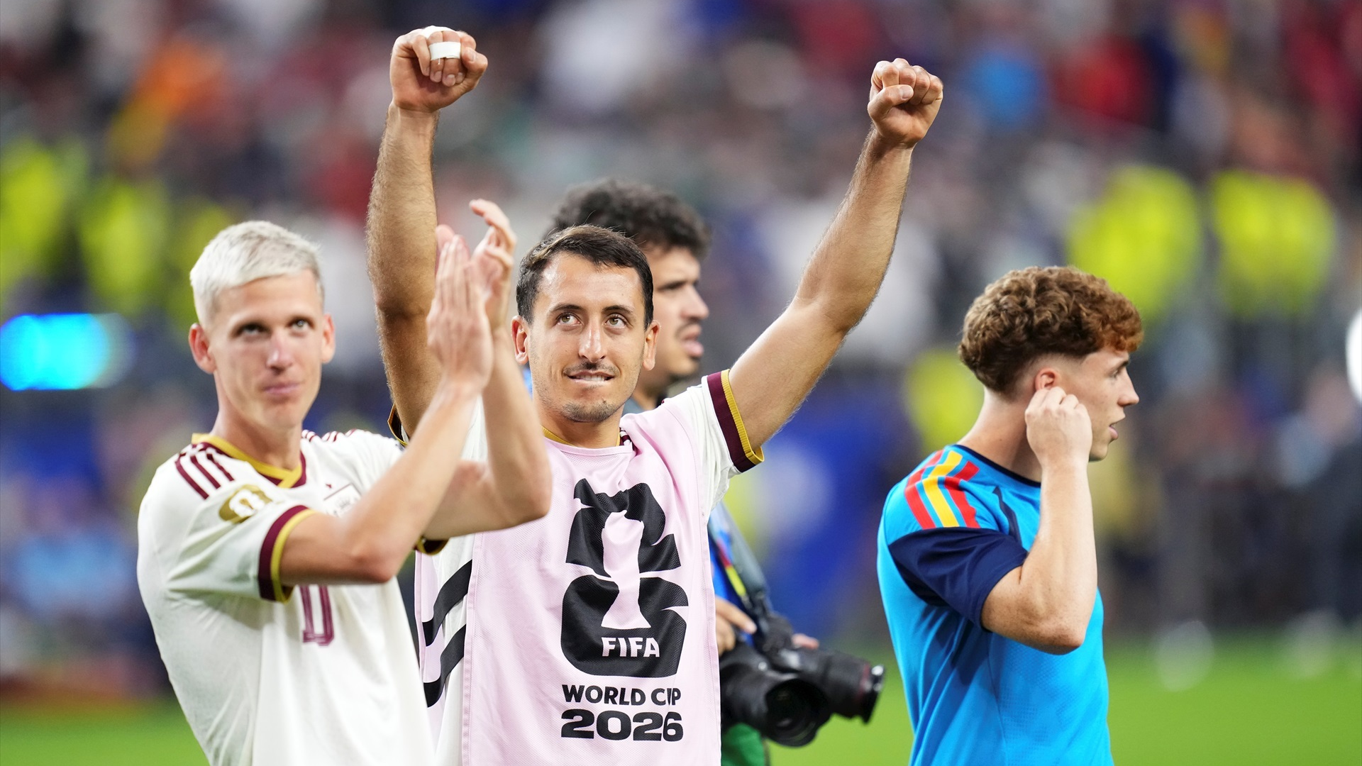 Oyarzabal y Dani Olmo festejan el pase de España a la final Oyarzabal y Dani Olmo festejan el pase de España a la final