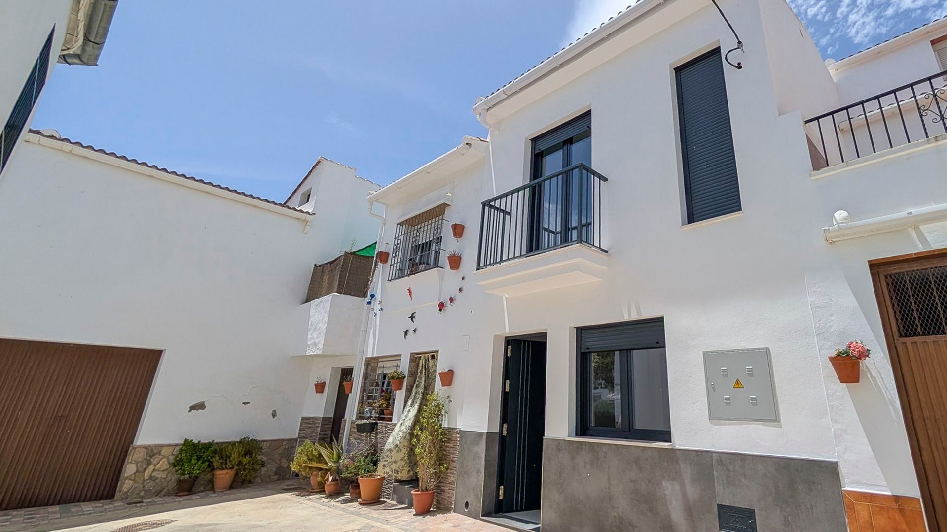 Una inmobiliaria sortea dos casas nuevas de 100 metros cuadrados por 10 euros en Cuevas del Becerro, Málaga Una inmobiliaria sortea dos casas nuevas de 100 metros cuadrados por 10 euros en Cuevas del Becerro, Málaga