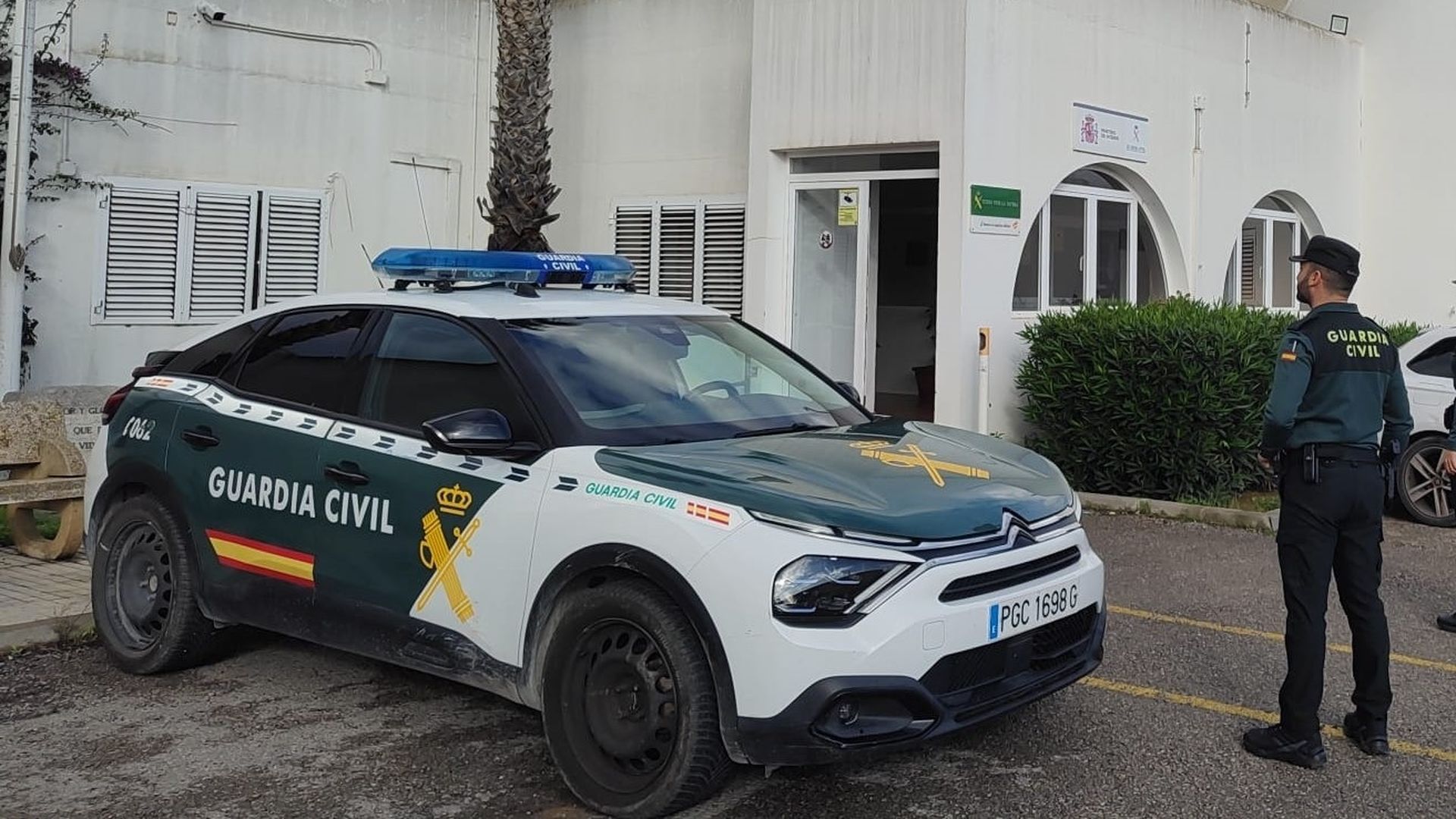 Agente de la Guardia Civil en Ibiza Agente de la Guardia Civil en Ibiza