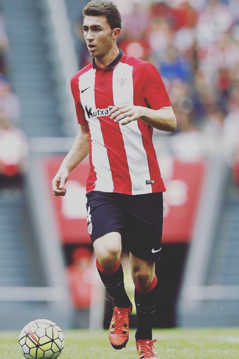 El Athletic de Bilbao se fijó en él y Laporte tomó la difícil decisión de dejar su país natal siendo un adolescente