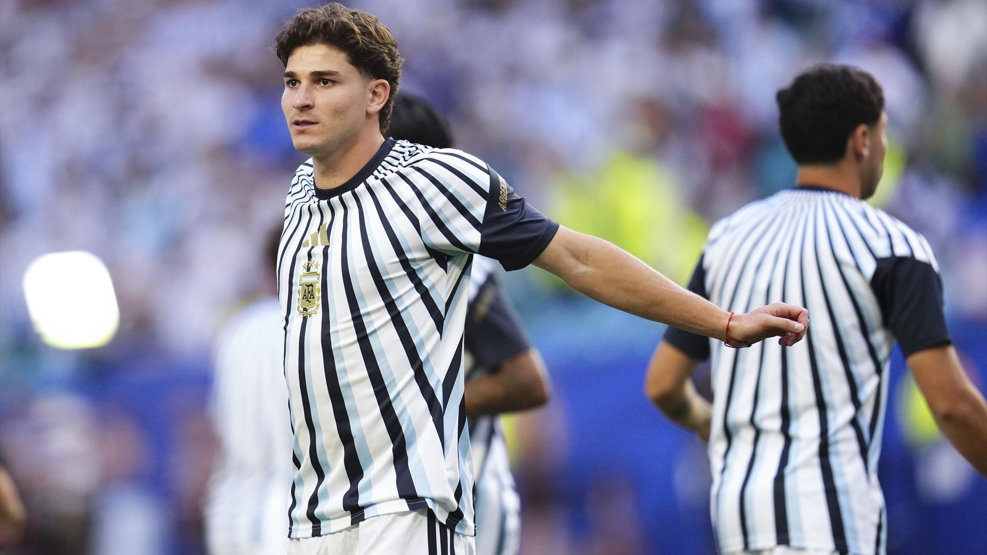 Julián Álvarez en un partido con Argentina