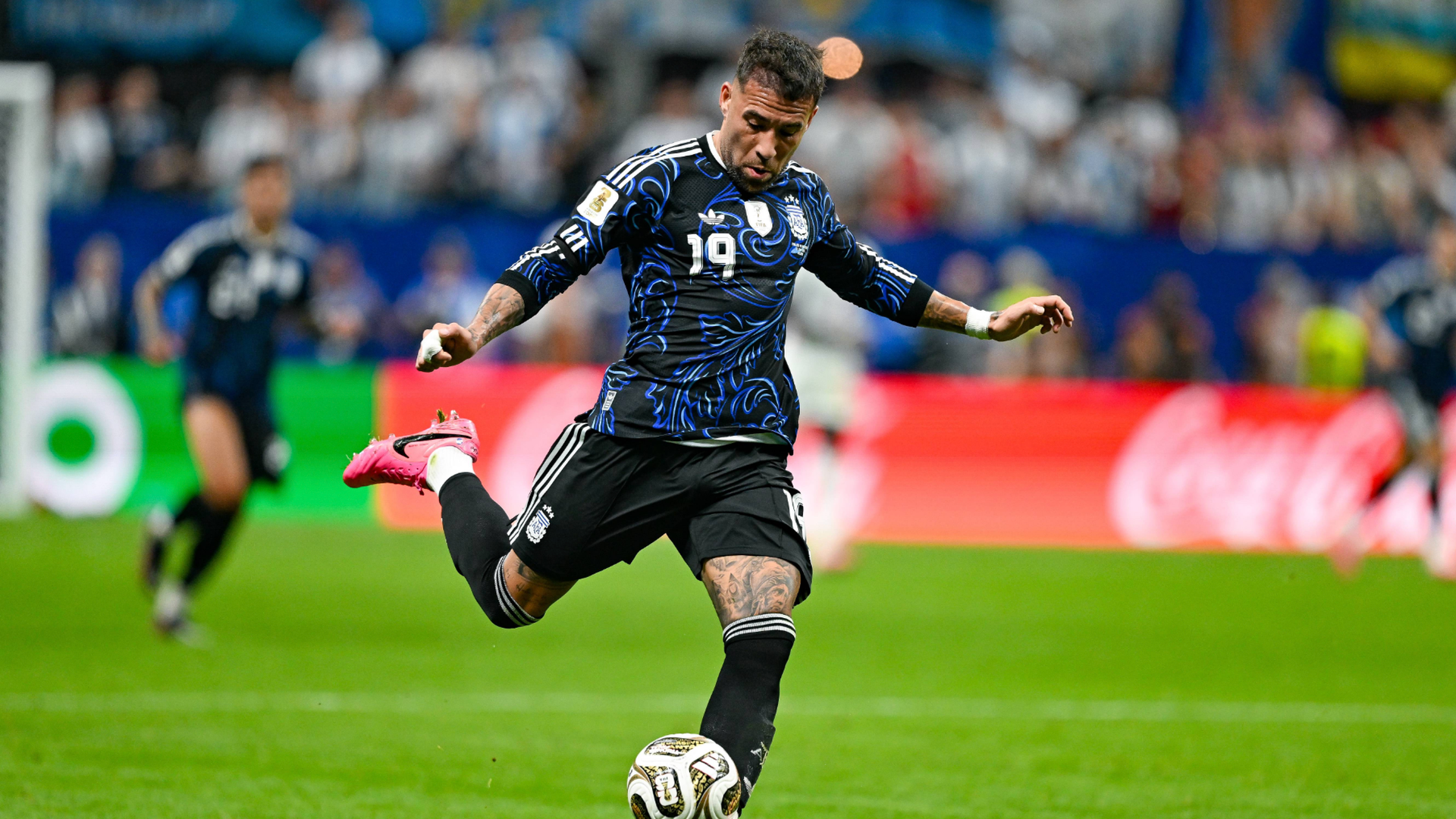 Otamendi ante Inglaterra