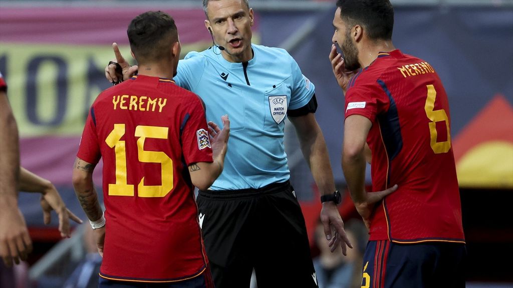Mr. Asubío analiza a Vincic, el árbitro de la final del Mundial
