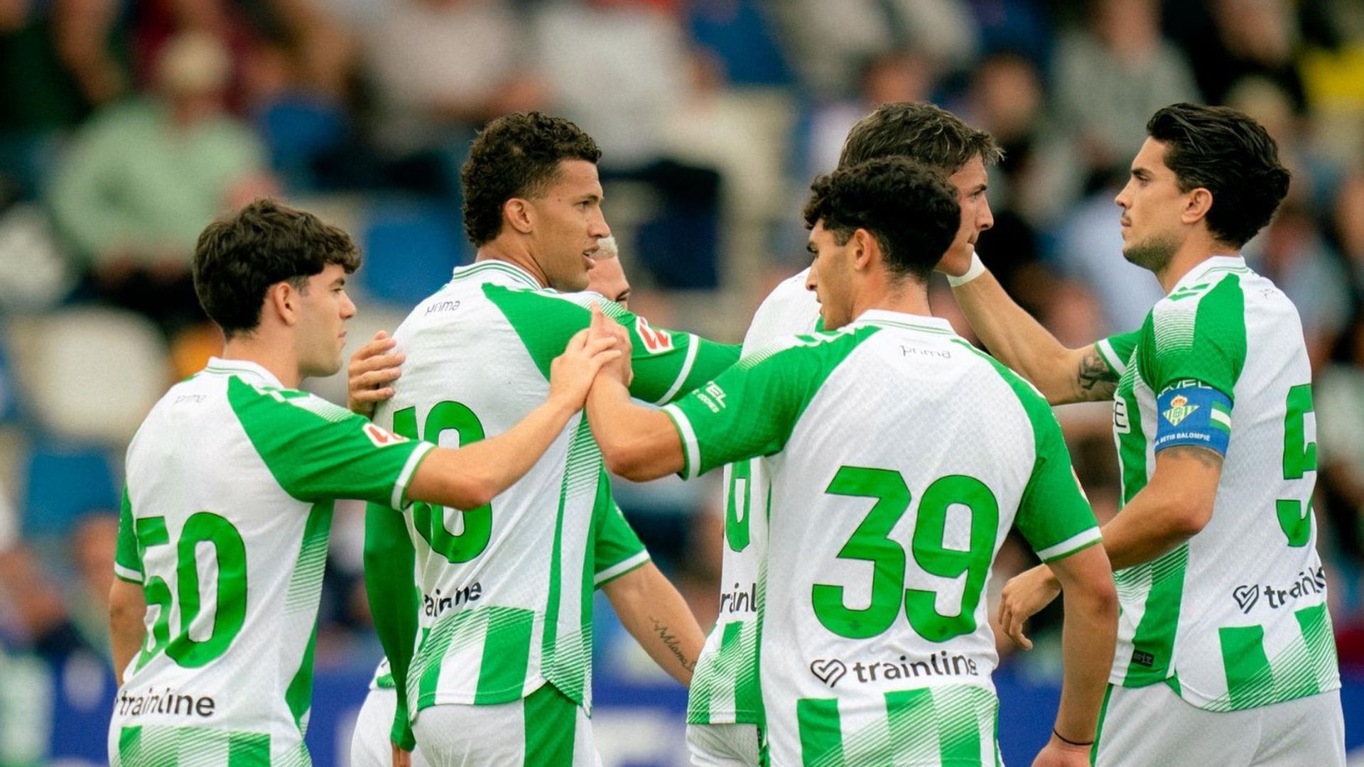 Celebración del gol de Deossa en el primer amistoso del Betis