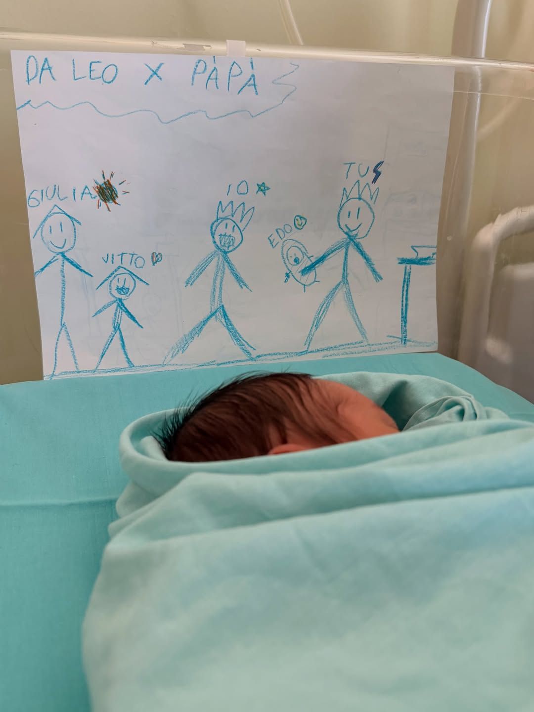 El detalle del dibumo del pequeño Leo que ha desvelado el nombre de su hermano