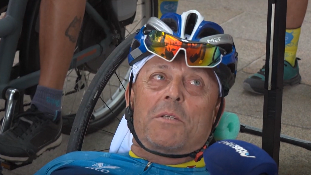 Suso, uno de los peregrinos con discapacidad que ha salido desde Sevilla para realizar el Camino de Santiago: "Es un reto de superación"