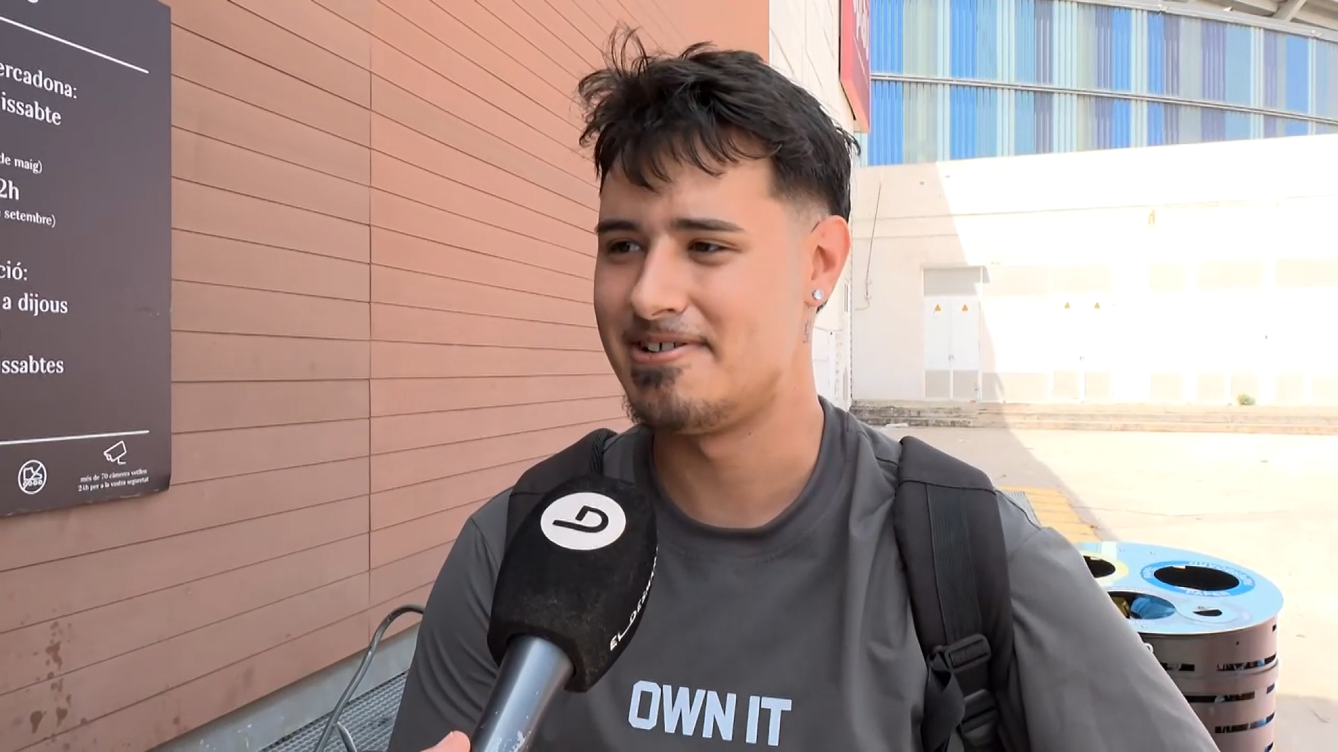 Un aficionado sevillano responde a la posible dureza de la final del Mundial Un aficionado sevillano responde a la posible dureza de la final del Mundial