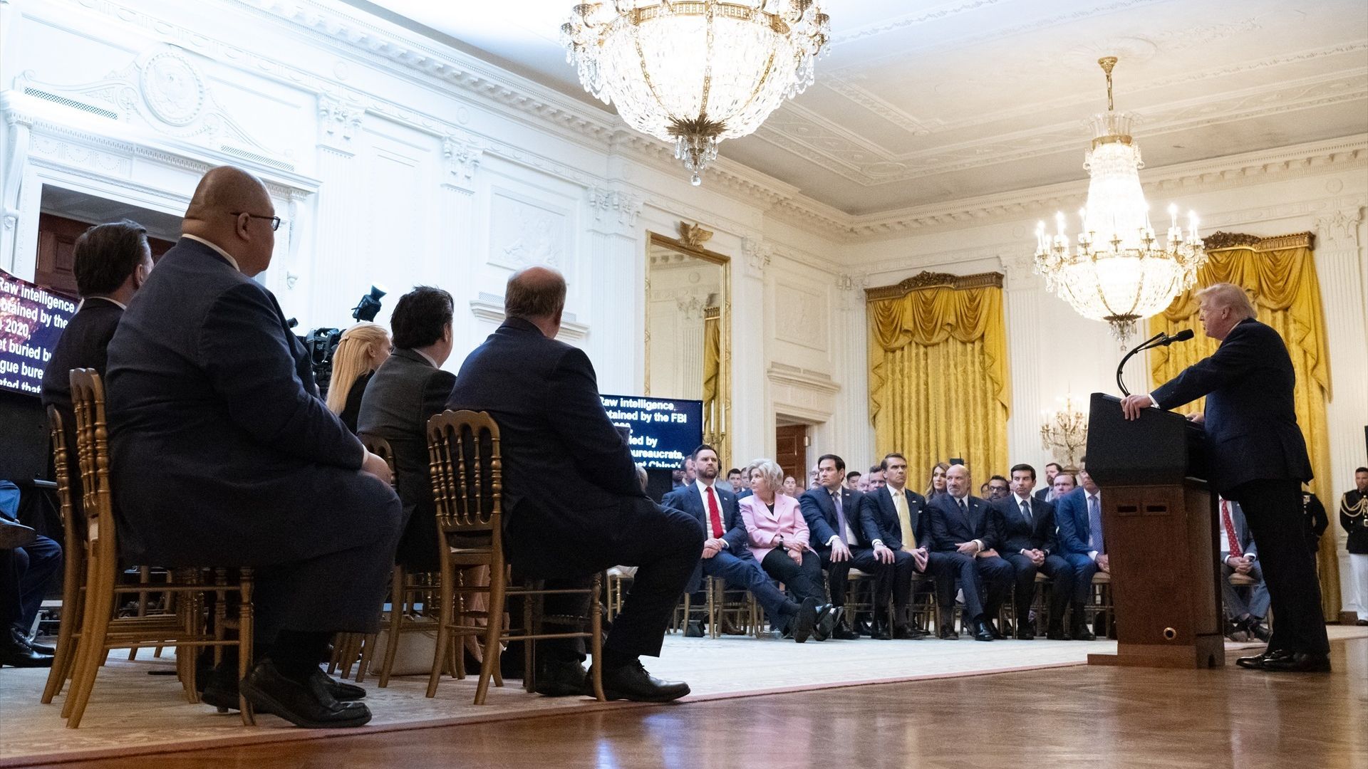 Donald Trump exige a los republicanos que incorporen a Irán al nuevo proyecto de ley de sanciones contra Rusia Donald Trump exige a los republicanos que incorporen a Irán al nuevo proyecto de ley de sanciones contra Rusia