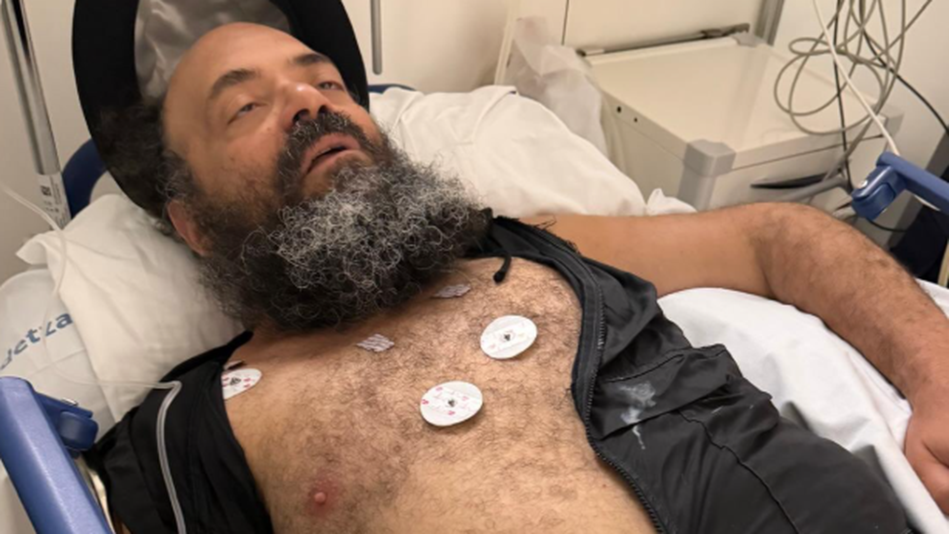 El humorista Ignatius, hospitalizado tras una aparatosa caída en un escenario de Vitoria: "El verdadero peligro son los límites físicos" El humorista Ignatius, hospitalizado tras una aparatosa caída en un escenario de Vitoria: "El verdadero peligro son los límites físicos"