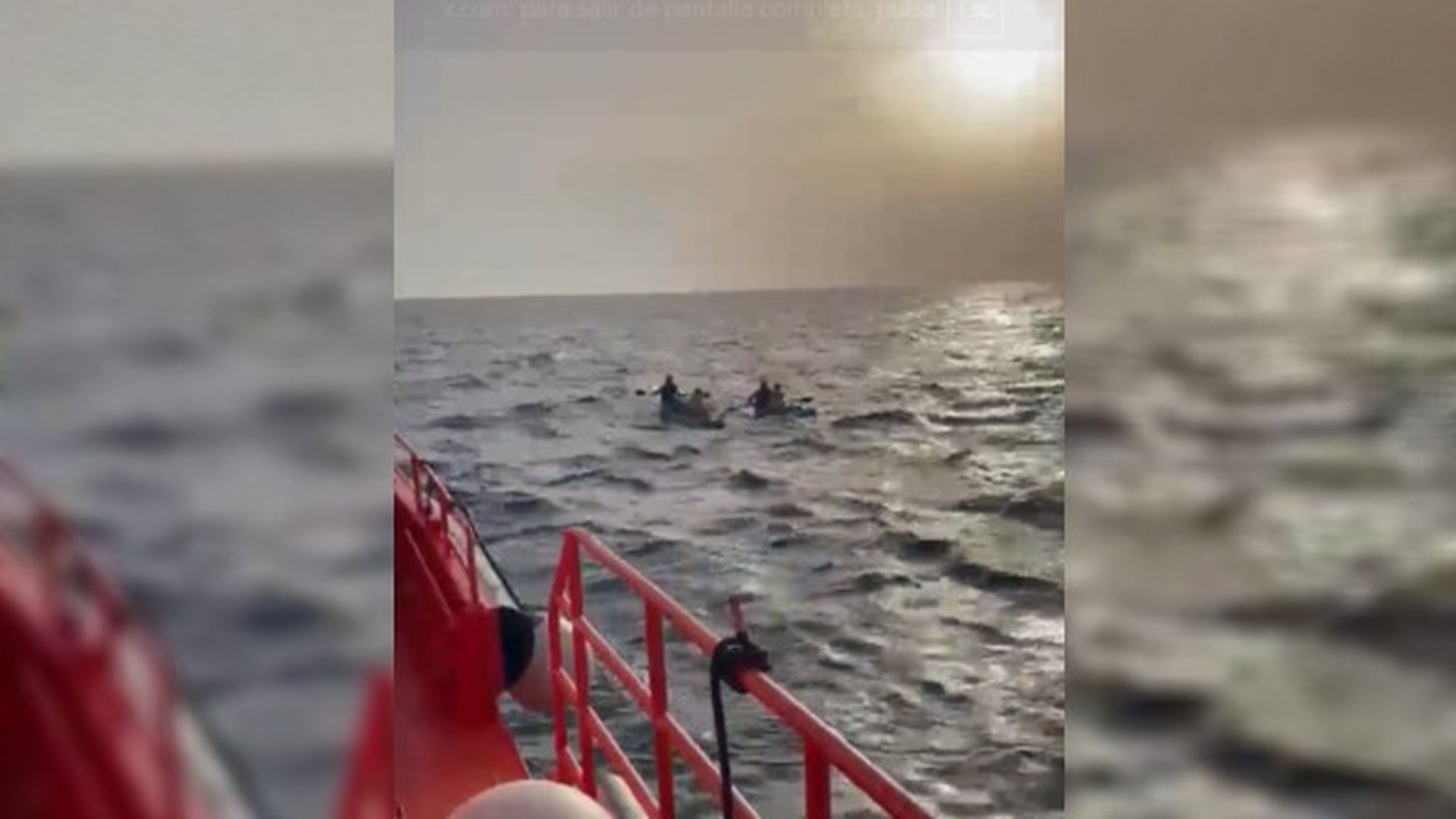 Rescatados en Dénia dos adultos y dos menores cuyos kayaks eran arrastrados mar adentro Rescatados en Dénia dos adultos y dos menores cuyos kayaks eran arrastrados mar adentro