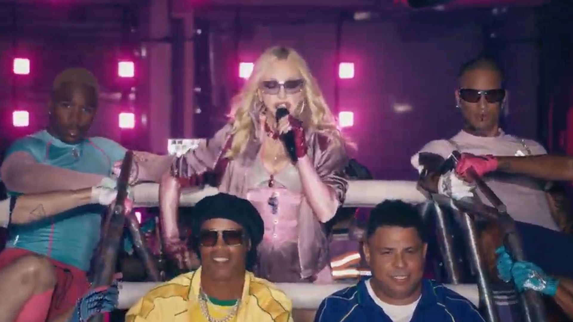 Ronaldinho y Ronaldo, con Madonna Ronaldinho y Ronaldo, con Madonna