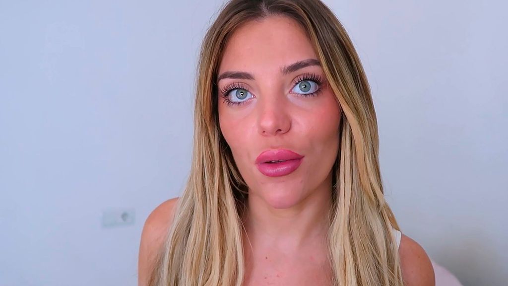 Claudia habla de su gran brote de acné: el tratamiento que sigue Villana por accidente by Claudia Chacón Temporada 1 Top Videos 10