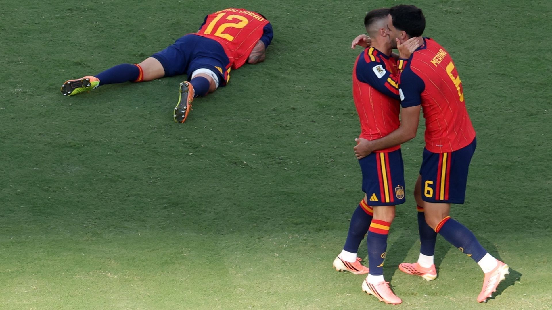 España celebra su segundo Mundial ante Argentina. España celebra su segundo Mundial ante Argentina.