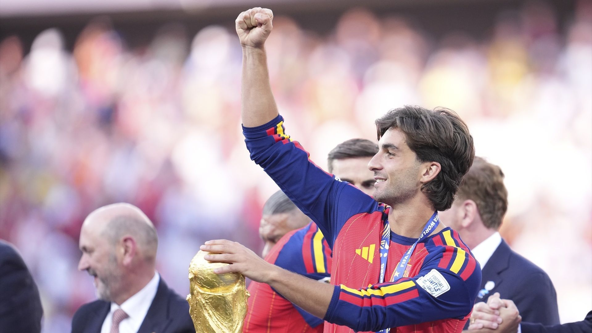 Ferran Torres, el héroe de la segunda estrella que se planteó abandonar el fútbol por las críticas: "Perdí las ganas de entrenar" Ferran Torres, el héroe de la segunda estrella que se planteó abandonar el fútbol por las críticas: "Perdí las ganas de entrenar"