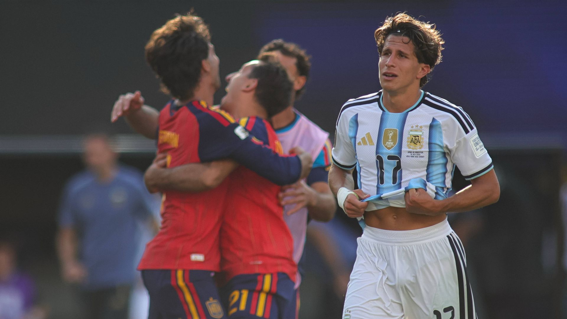 Giuliano se lamenta en la final