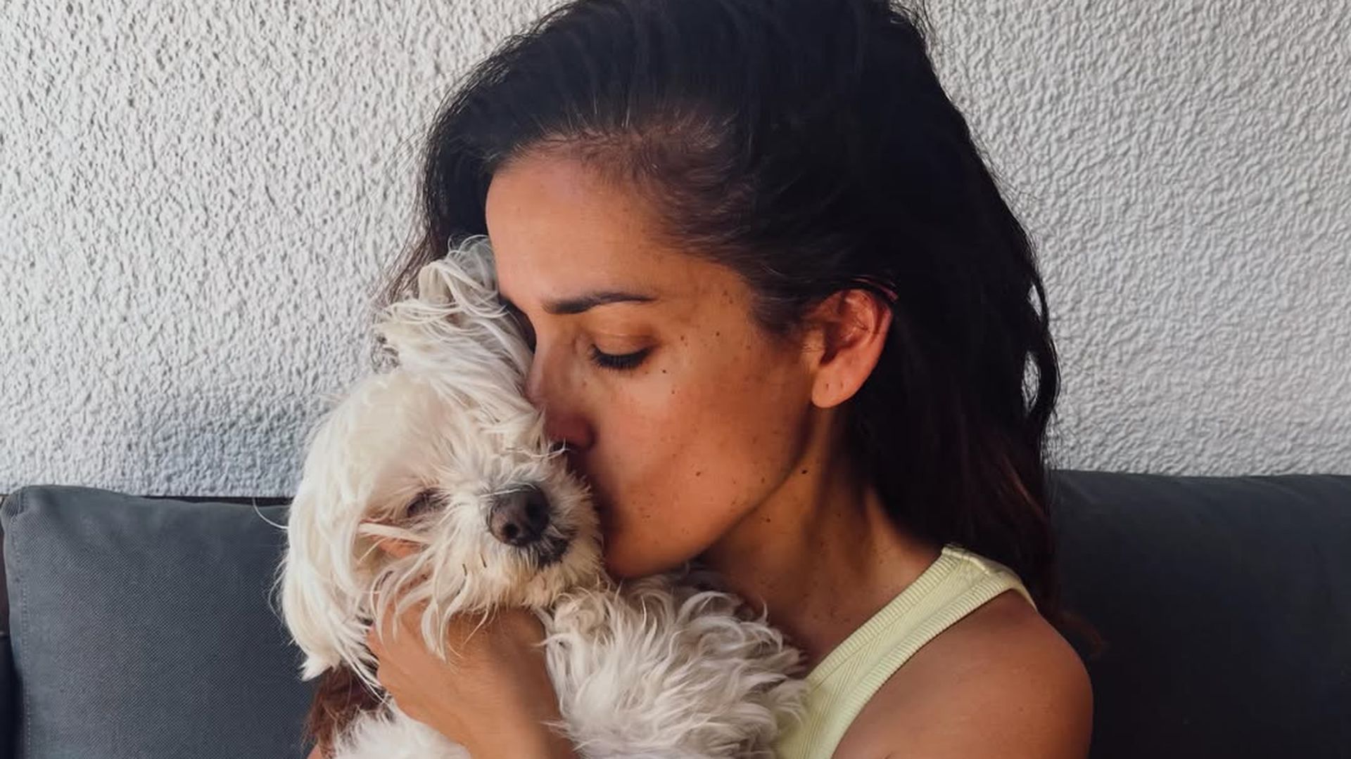 Inma Cuesta y su mascota Inma Cuesta y su mascota