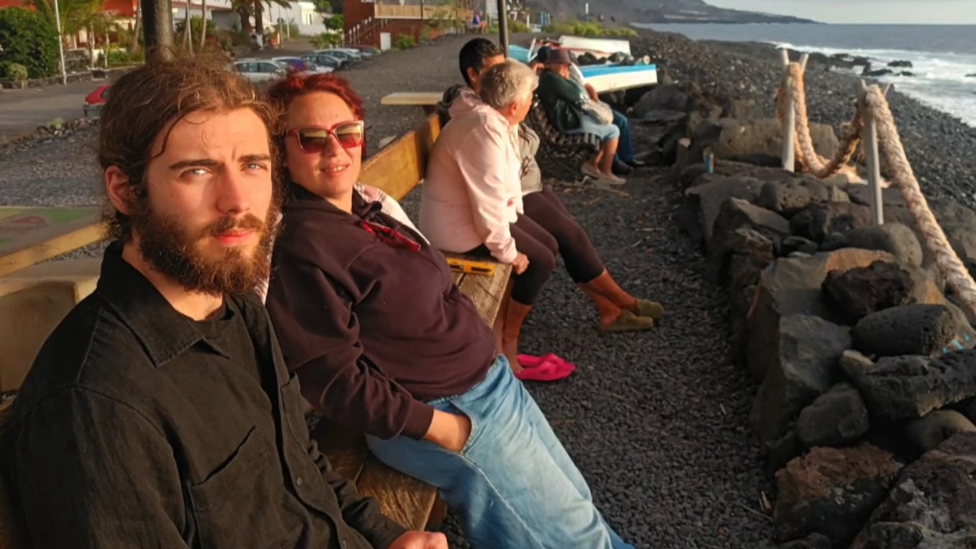 La incansable búsqueda de los padres de Airam, el joven con autismo que desapareció en Canarias: "Tengo que ser su faro" La incansable búsqueda de los padres de Airam, el joven con autismo que desapareció en Canarias: "Tengo que ser su faro"