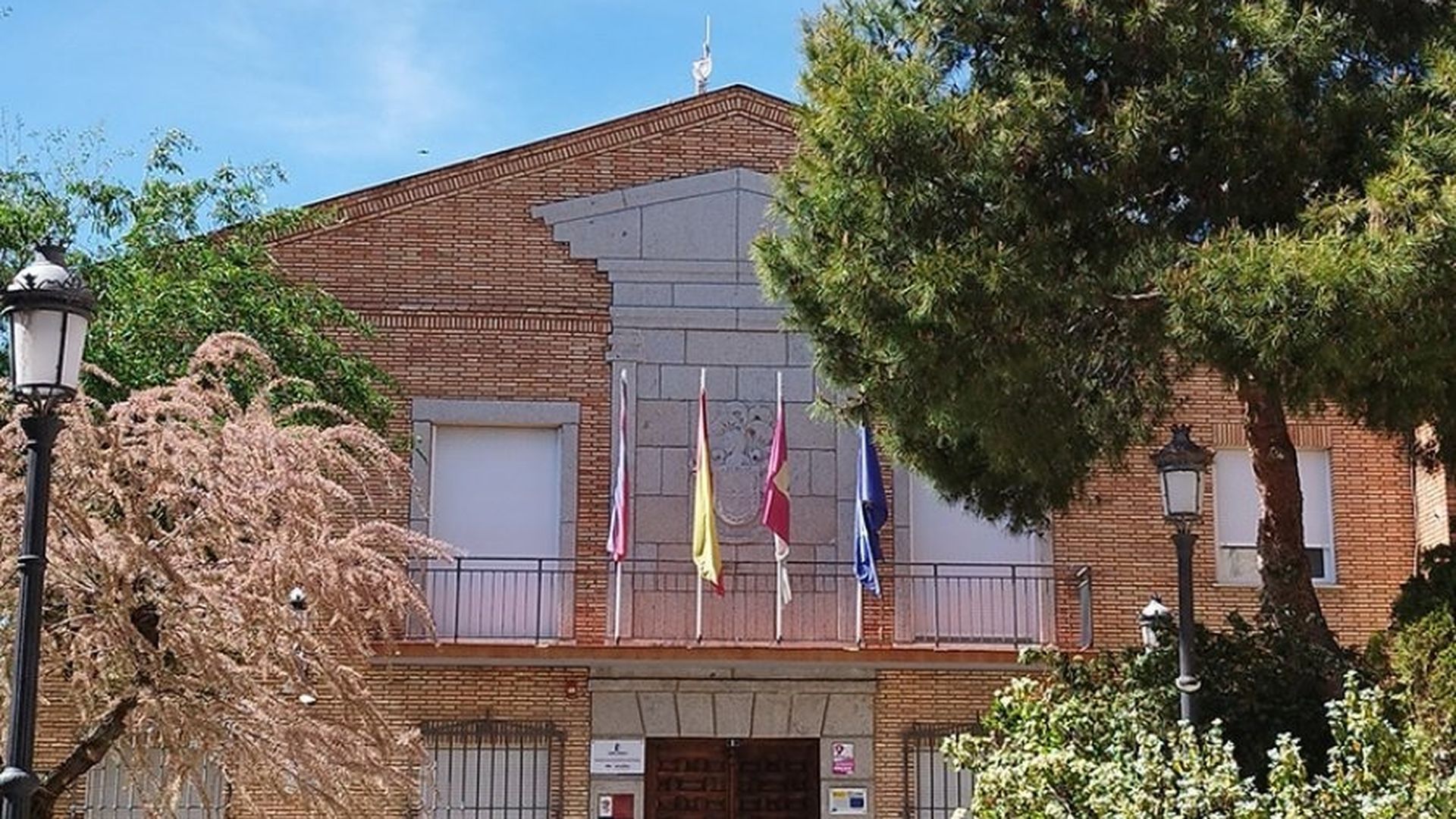 Fachada del Ayuntamiento de Alameda de la Sagra Fachada del Ayuntamiento de Alameda de la Sagra
