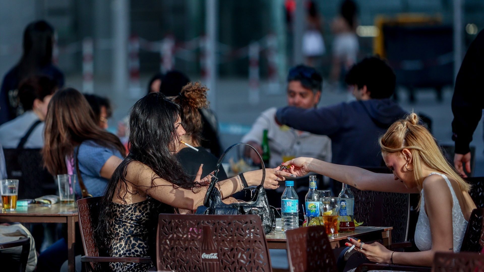 Hostelería España: Es absurdo prohibir fumar en terraza en el país más turístico de Europa Hostelería España: Es absurdo prohibir fumar en terraza en el país más turístico de Europa