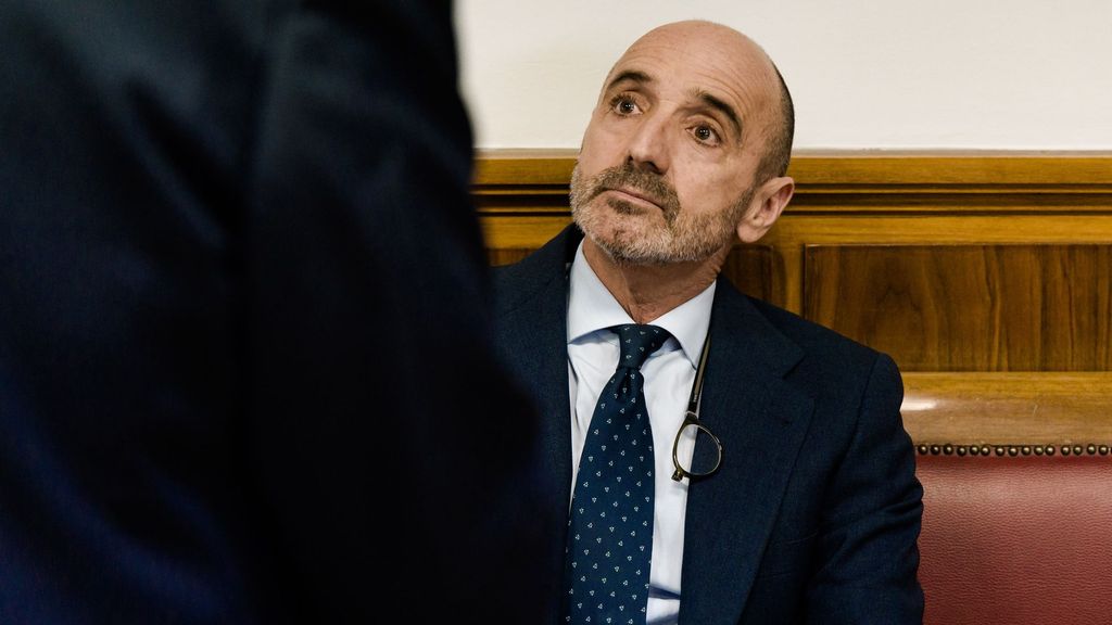 El juez considera que Julio Martínez era "un correveidile" de Zapatero: la implicación del empresario al expresidente en el caso Plus Ultra