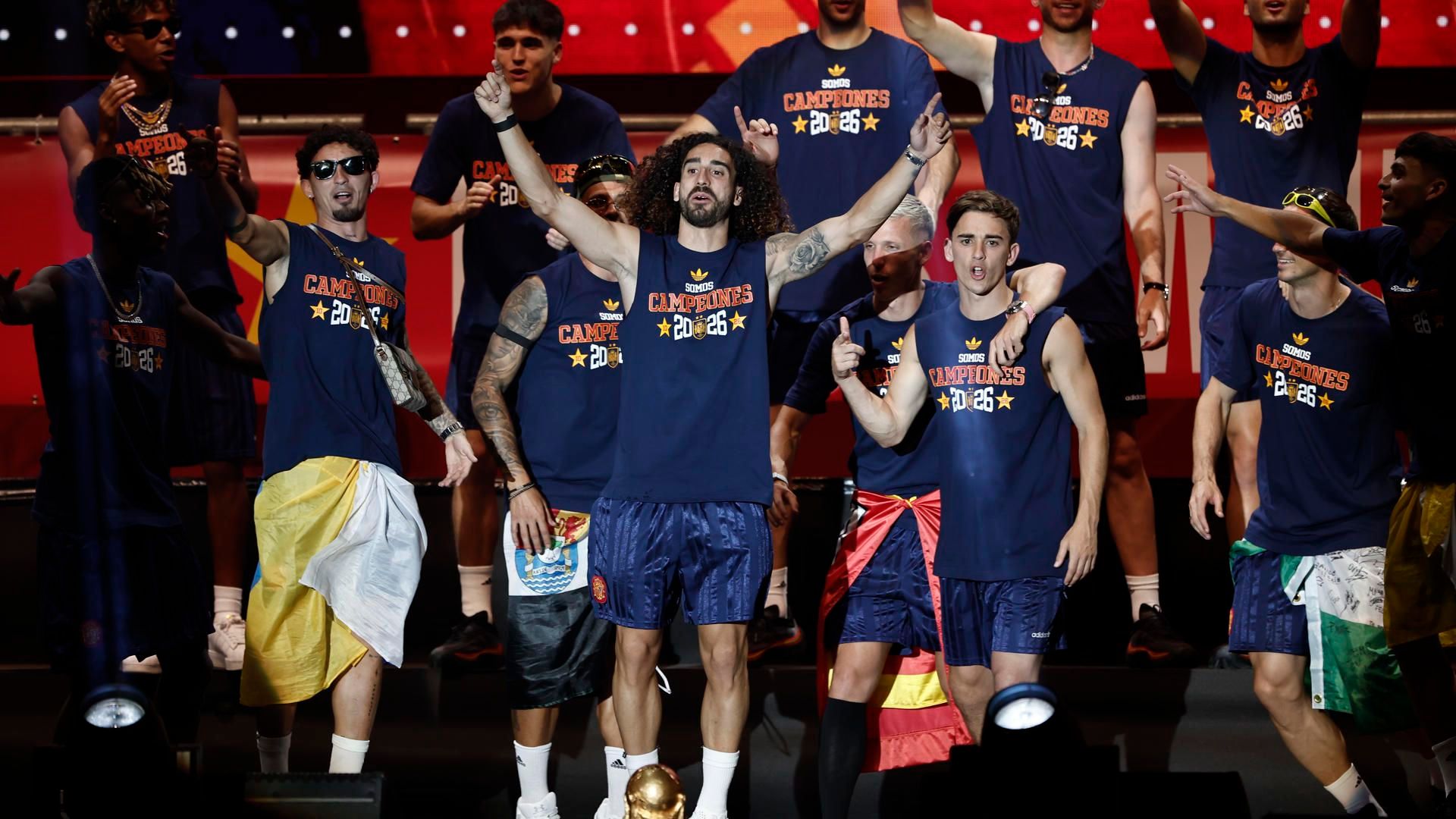 La celebración de los campeones del mundo en Cibeles: de la entrada de Lamine Yamal al show de ‘Cucu’ Cucurella La celebración de los campeones del mundo en Cibeles: de la entrada de Lamine Yamal al show de ‘Cucu’ Cucurella