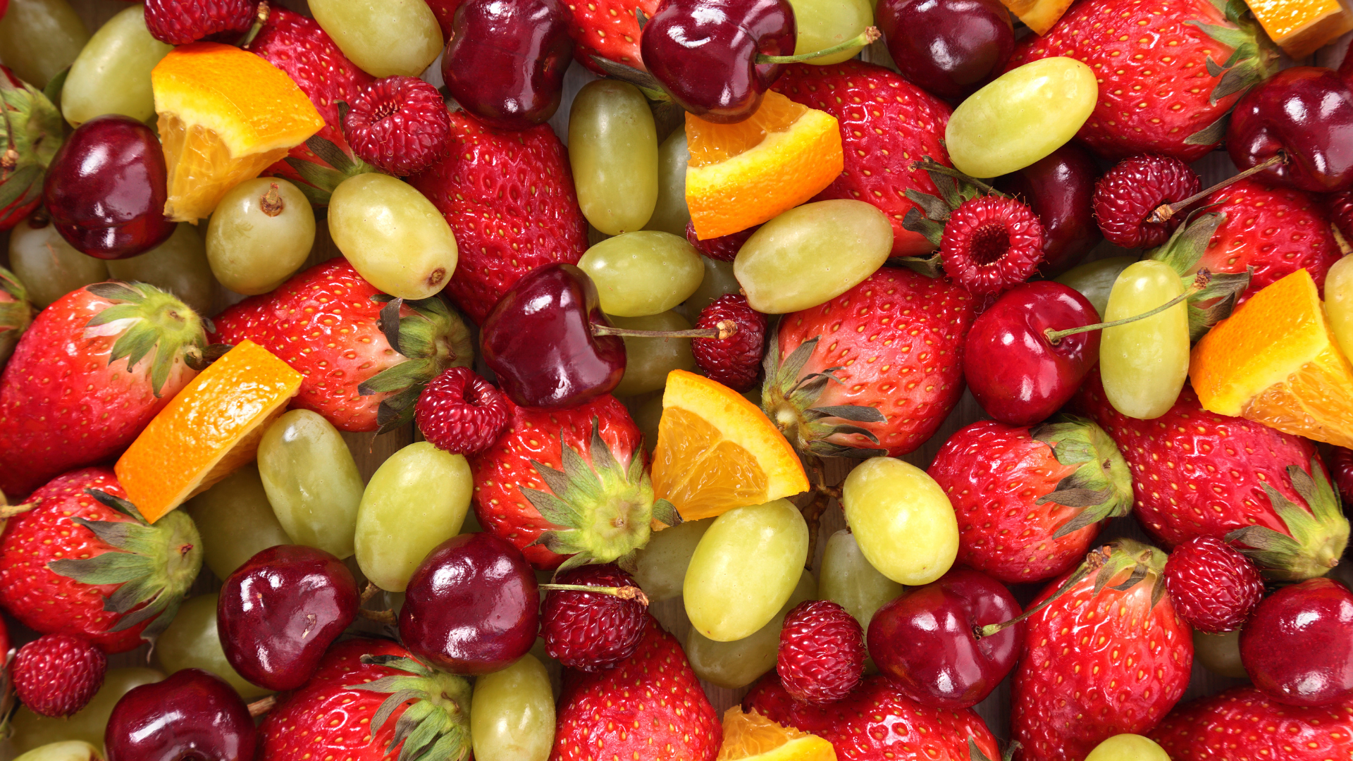 La fruta está muy recomendada dentro de una dieta equilibrada La fruta está muy recomendada dentro de una dieta equilibrada