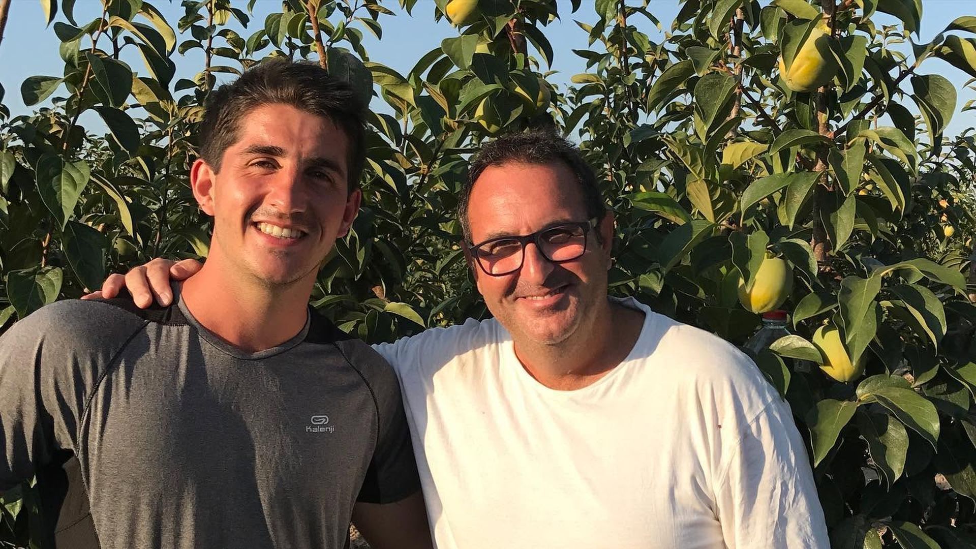 Padre e hijo, al pie del cañón