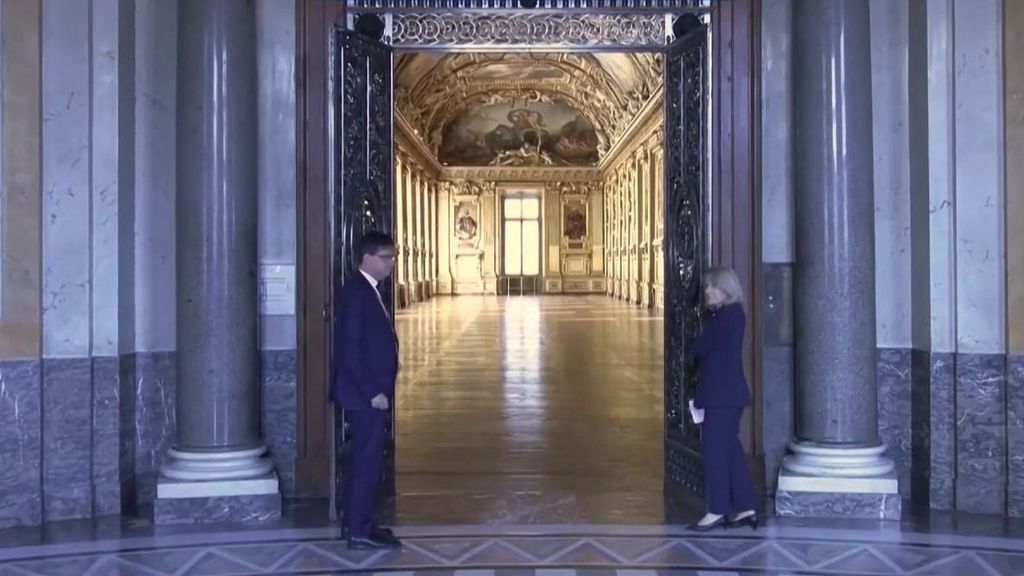 La galería Apolo del Louvre reabre sus puertas sin las joyas de la corona