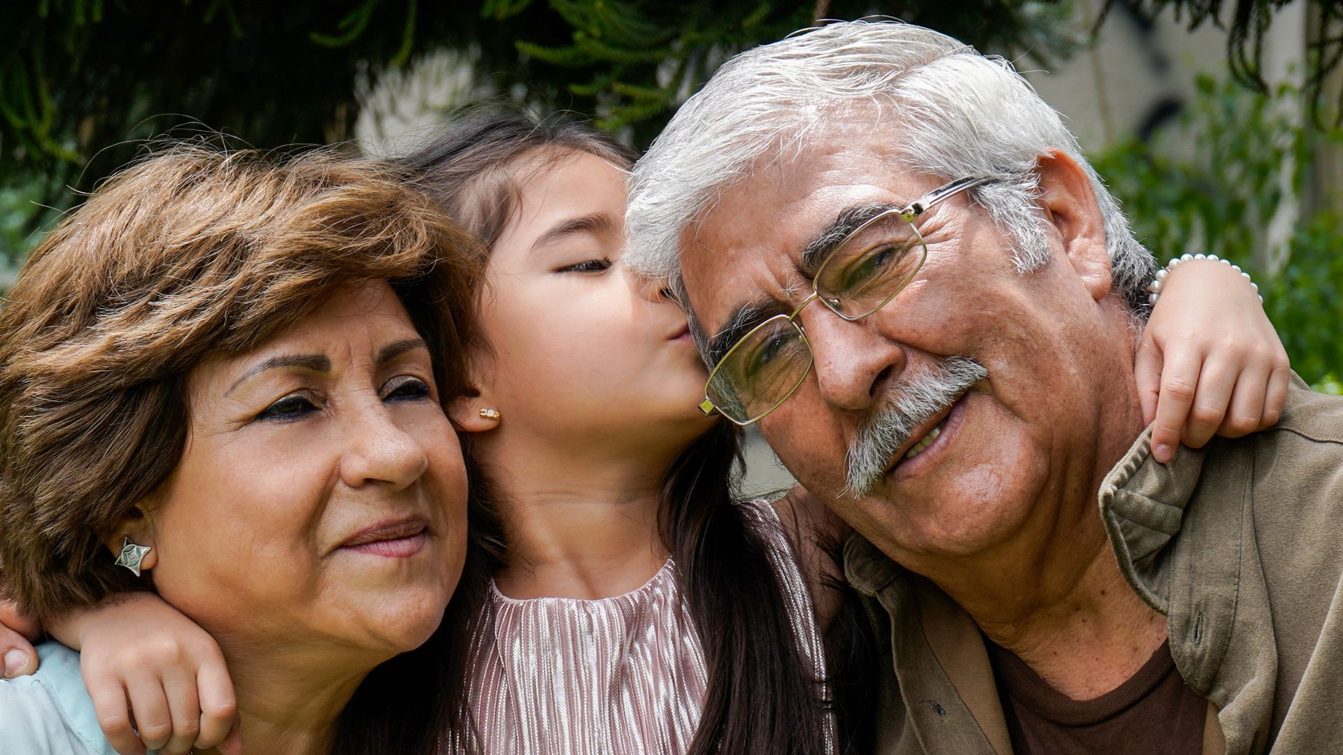 En España, el 46,7% de los abuelos cuidan a sus nietos de forma habitual