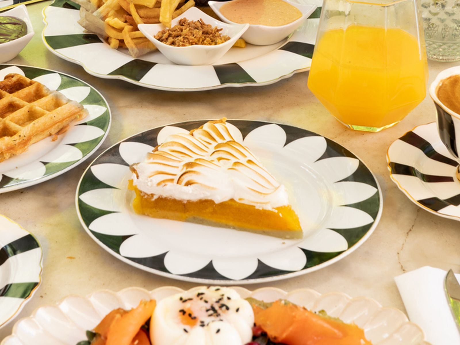 La tarta de limón con merengue italiano es uno de los platos estrella de su brunch