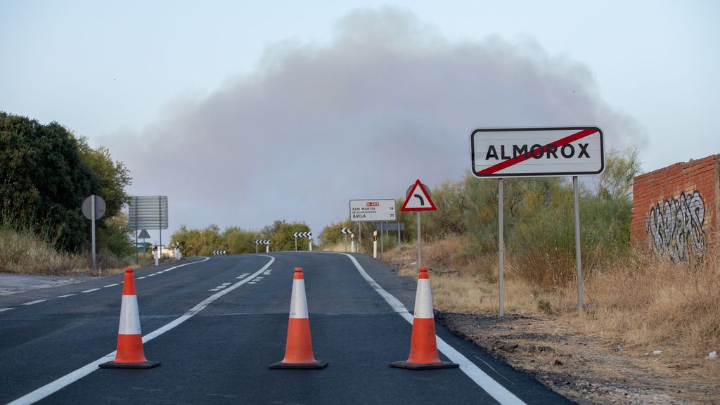 El incendio de Almorox en Toledo pasa a nivel 2 y llega a Madrid con la UME trabajando en la extinción