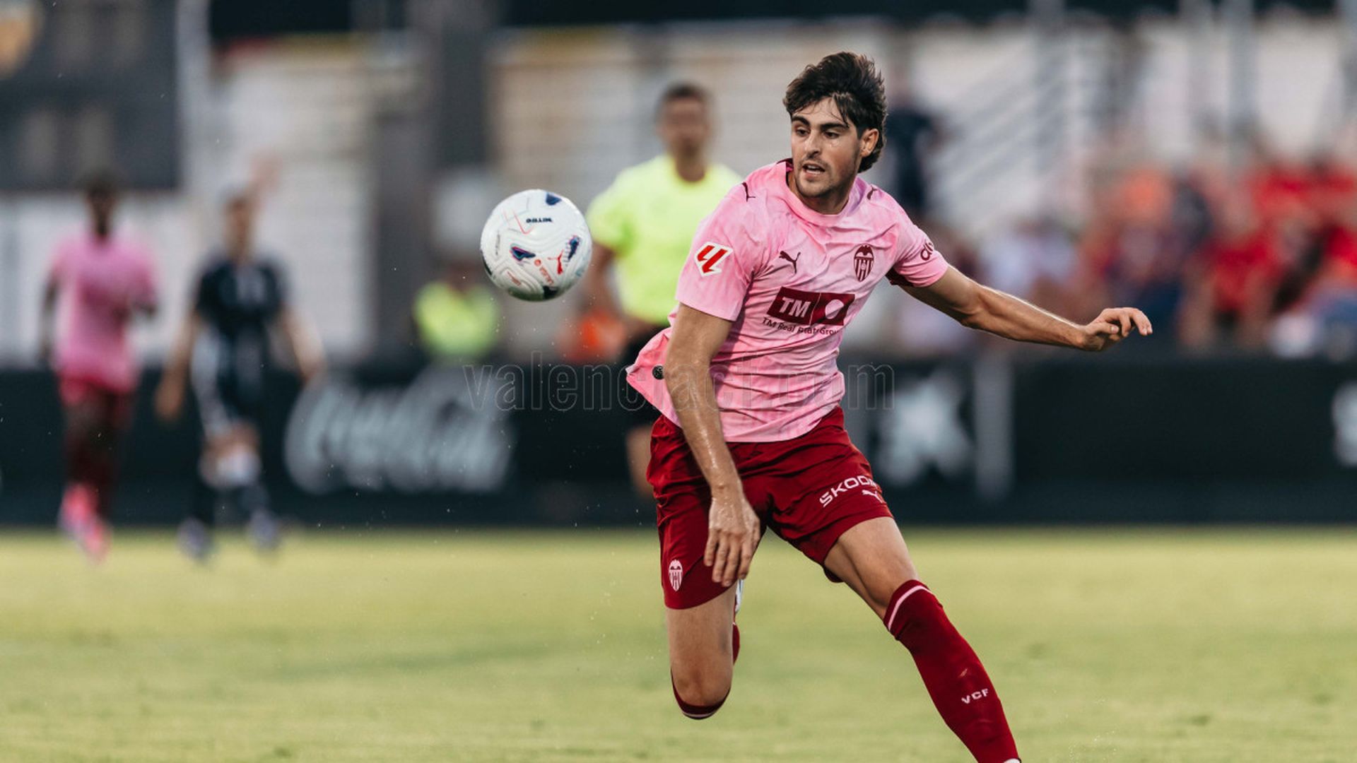 Javi Guerra ante el Eldense