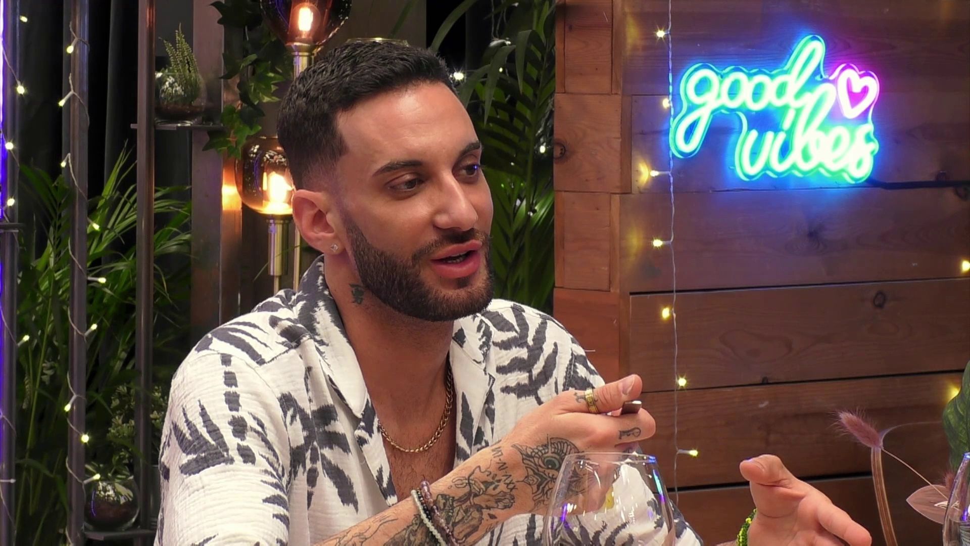 Jesús, sin filtros, se sincera con su cita sobre las relaciones abiertas