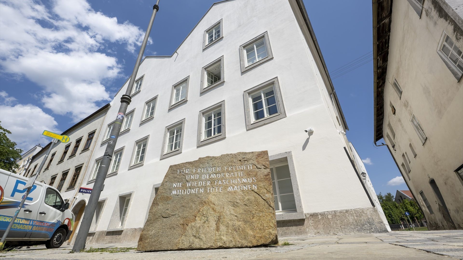 La casa natal de Hitlet, transformada en una comisaría en Austria