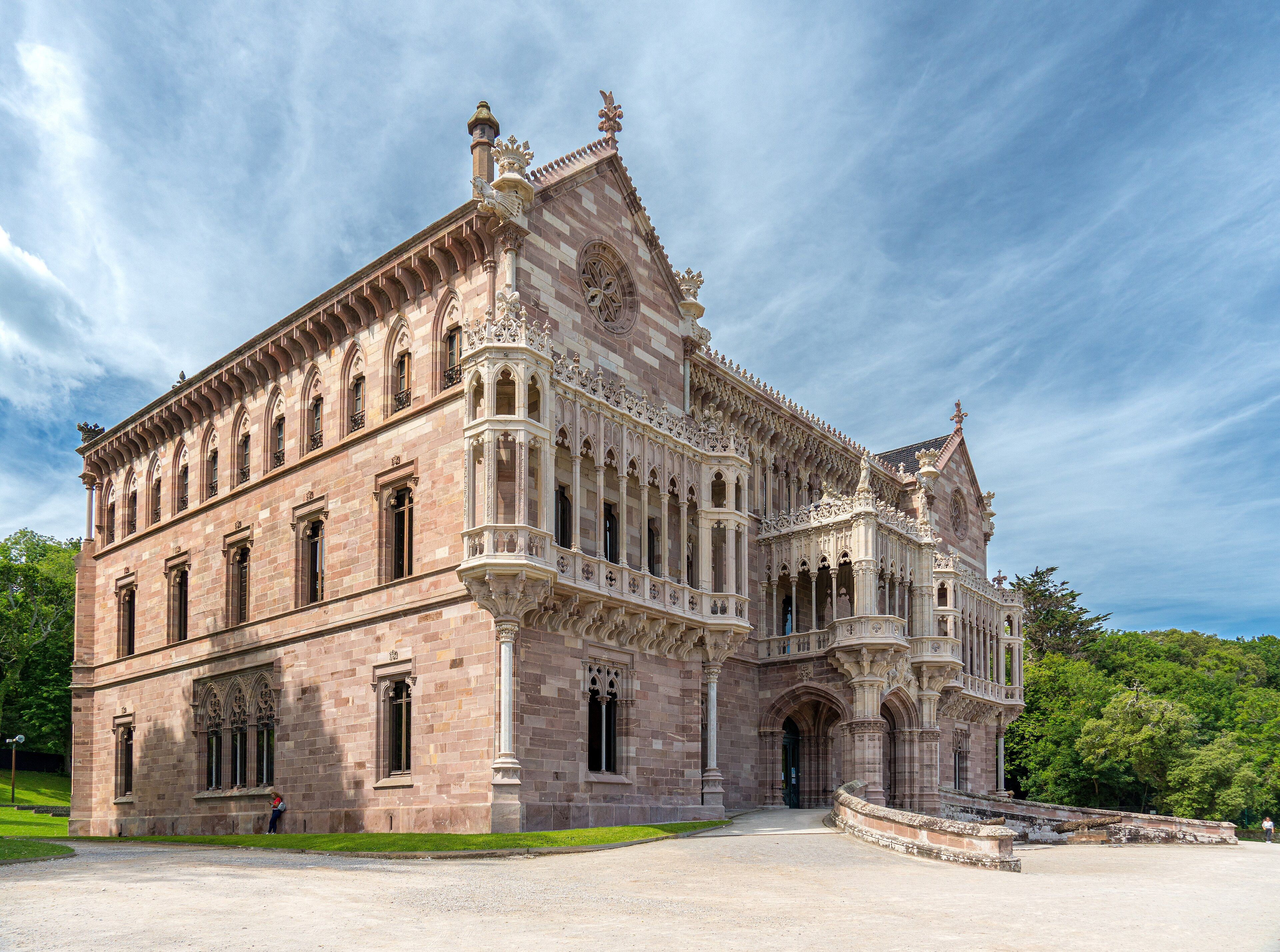 Palacio de Sobrellano, conocido también como Palacio del Marqués de Comillas