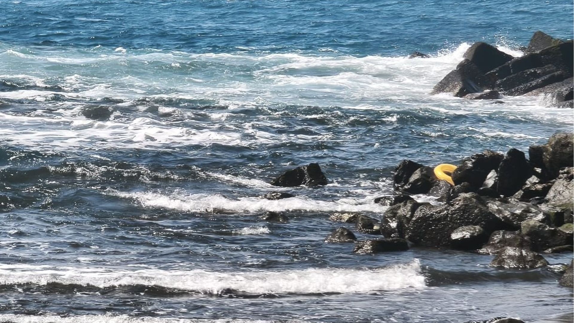 Una corriente de retorno, un fenómeno peligroso y poco conocido, posible causa del ahogamiento de una menor en la playa de La Laja Una corriente de retorno, un fenómeno peligroso y poco conocido, posible causa del ahogamiento de una menor en la playa de La Laja