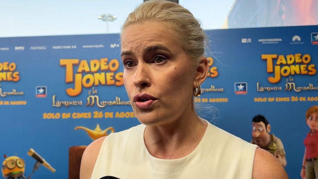 Adriana Abenia reflexiona sobre la presión estética y la maternidad: "He vivido lo que sucedió en los 90"