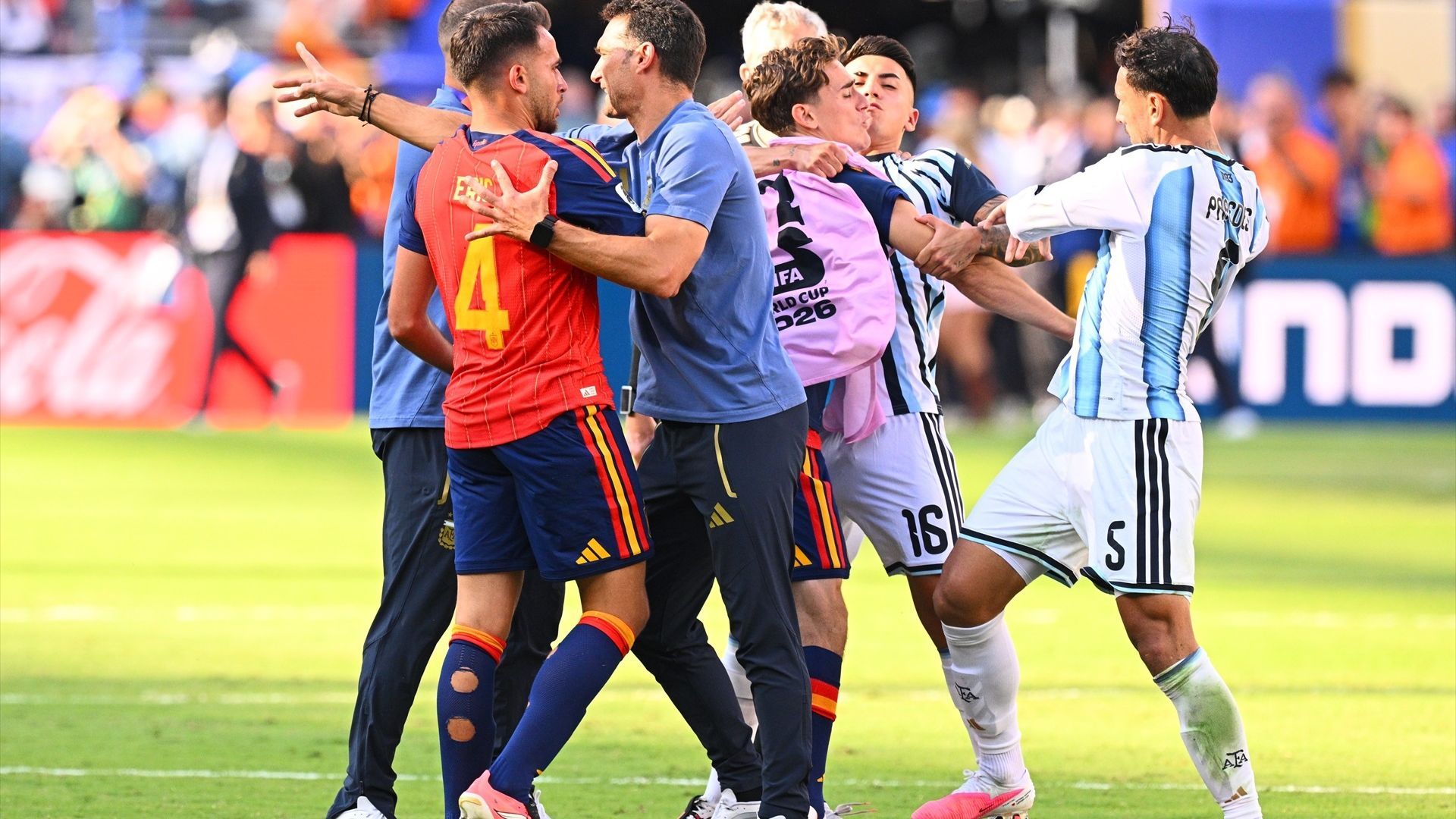 Agresión de Leandro Paredes a Gavi tras perder Argentina la final del Mundial Agresión de Leandro Paredes a Gavi tras perder Argentina la final del Mundial