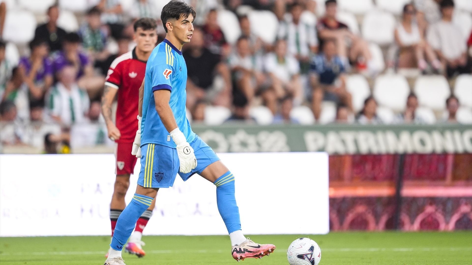 Alberto Flores, en el Córdoba-Sevilla Alberto Flores, en el Córdoba-Sevilla