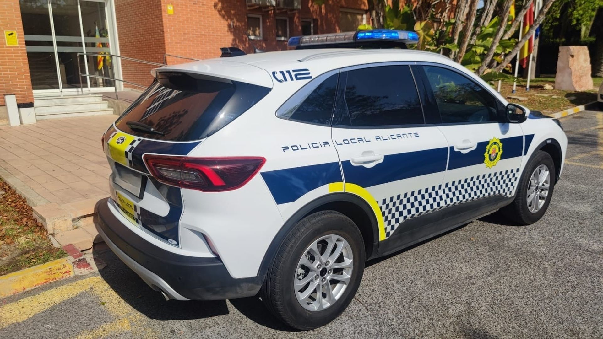 Coche de la Policía Local de Alicante Coche de la Policía Local de Alicante