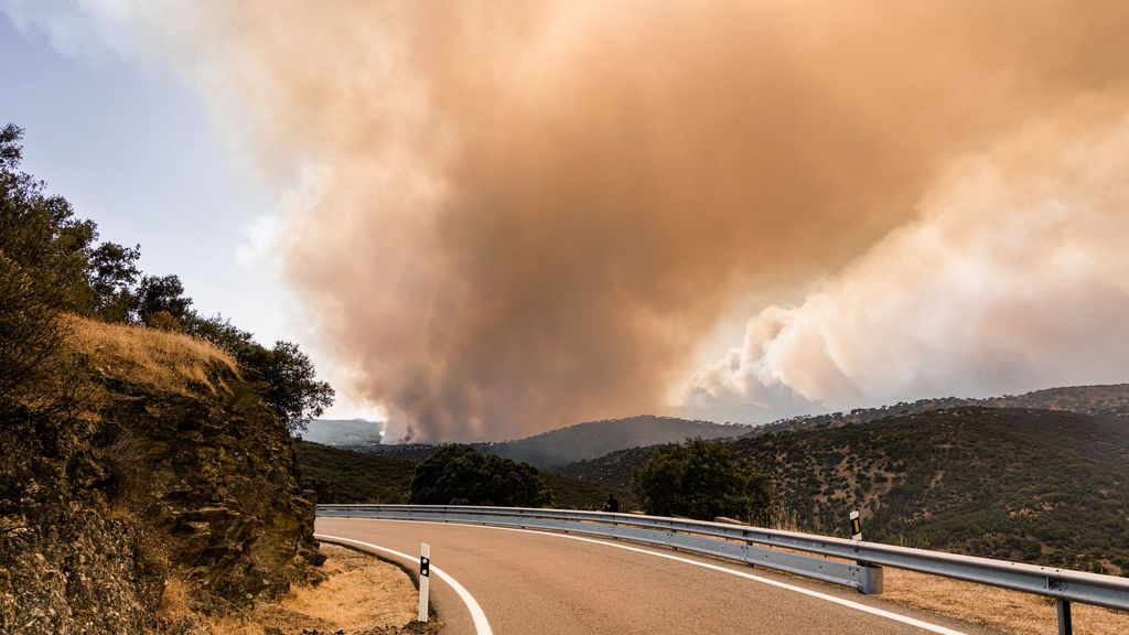 Tres incendios afectan al suroeste de Madrid: desalojos en Villa del Prado, San Martín de Valdeiglesias y Aldea del Fresno