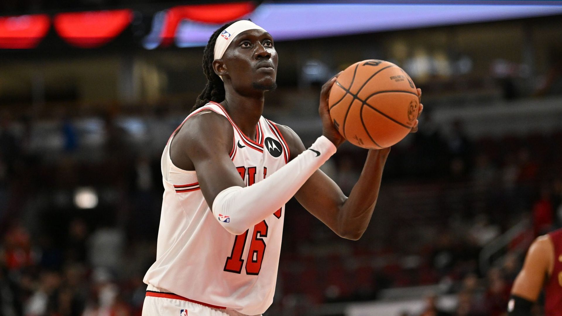 Fichaje estrella de la NBA para el Valencia Basket incorpora a su juego interior a Mo Gueye Fichaje estrella de la NBA para el Valencia Basket incorpora a su juego interior a Mo Gueye