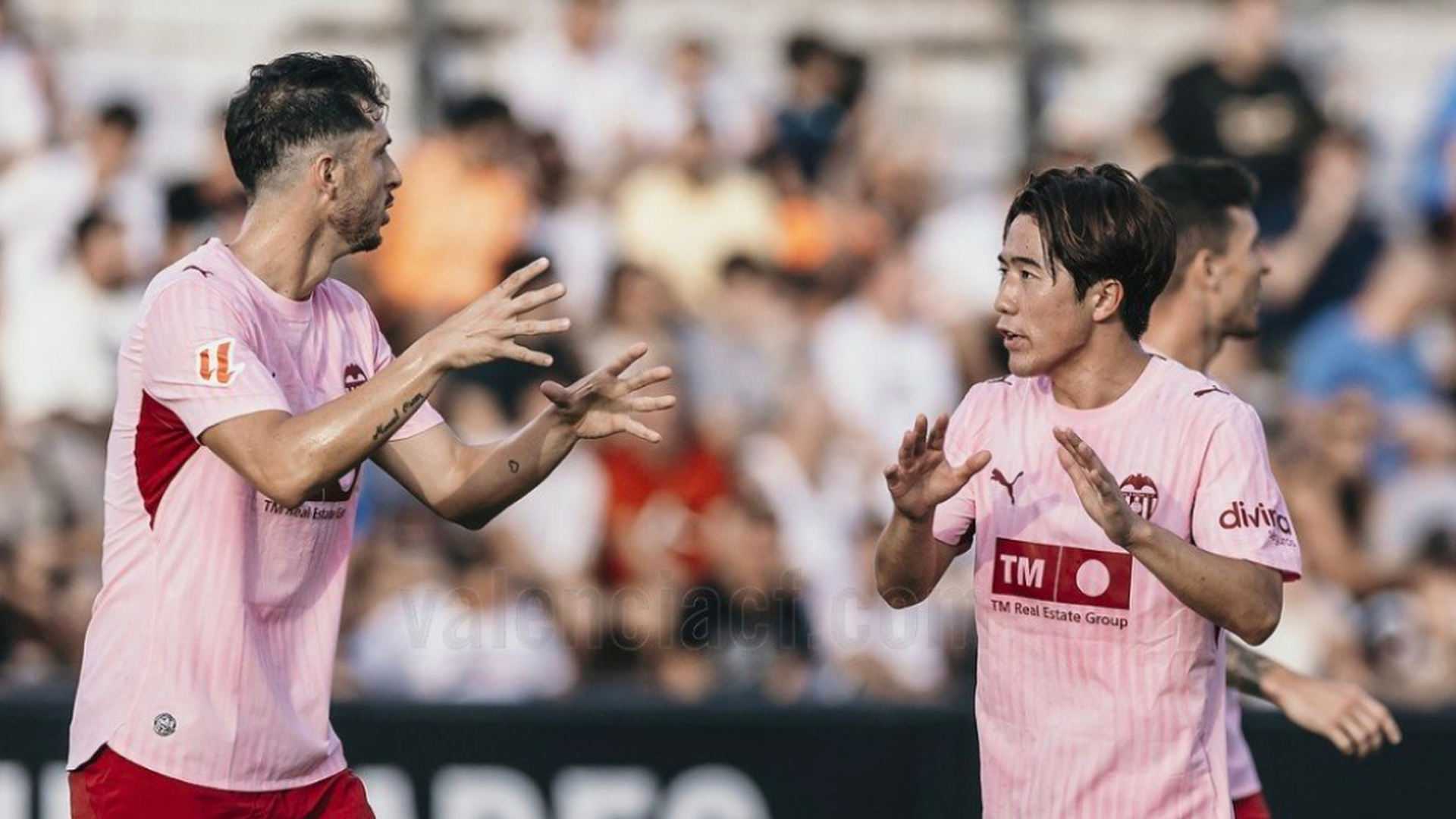 Guido y Sato ante el Eldense