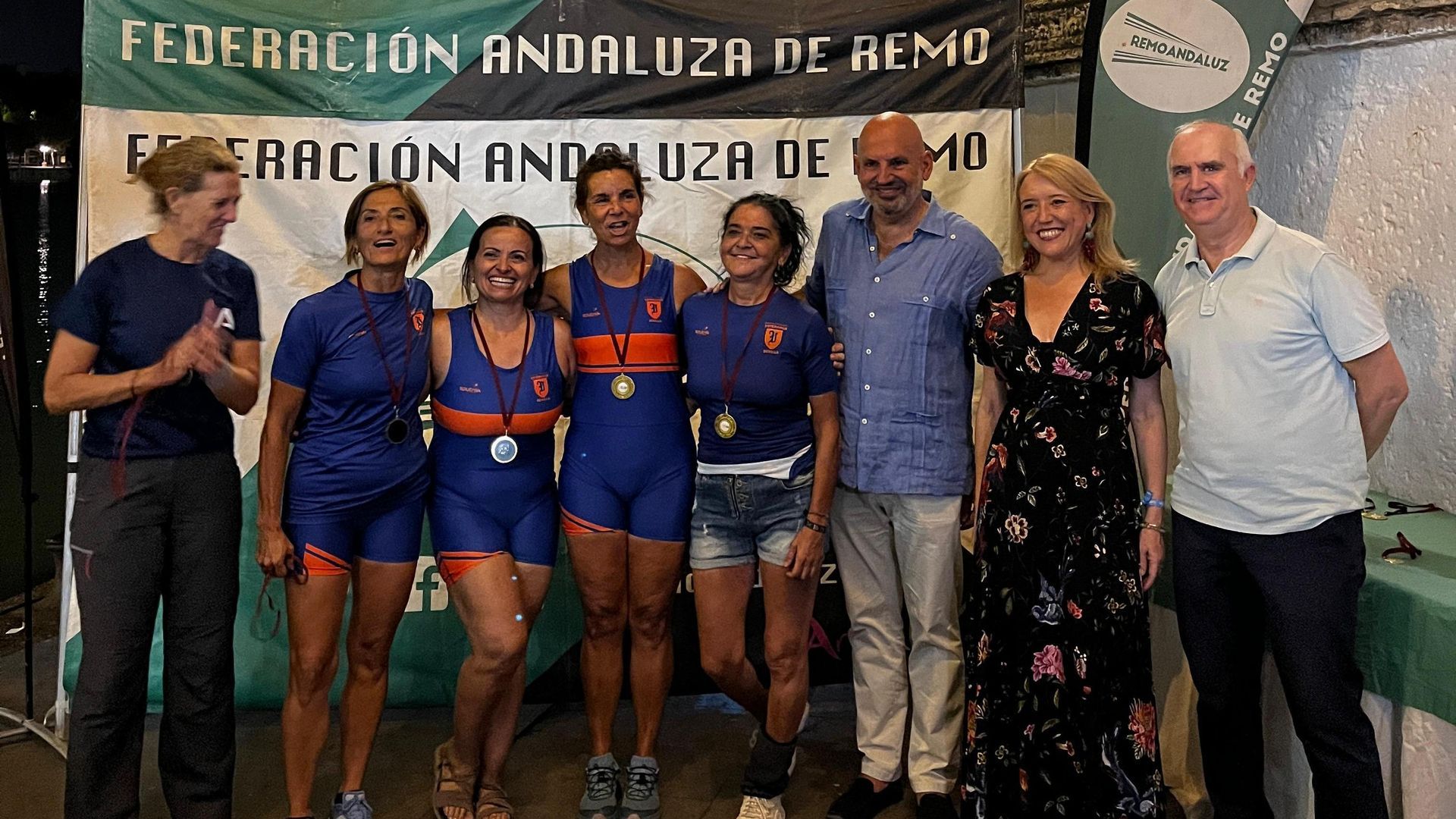 Imagen de la Regata Nocturna de Triana de remo