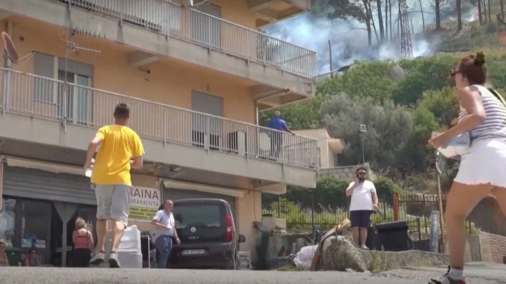 Los países mediterráneos, castigados por el fuego: los vecinos de Argelia, Turquía o Sicilia se ponen en peligro para salvar el terreno