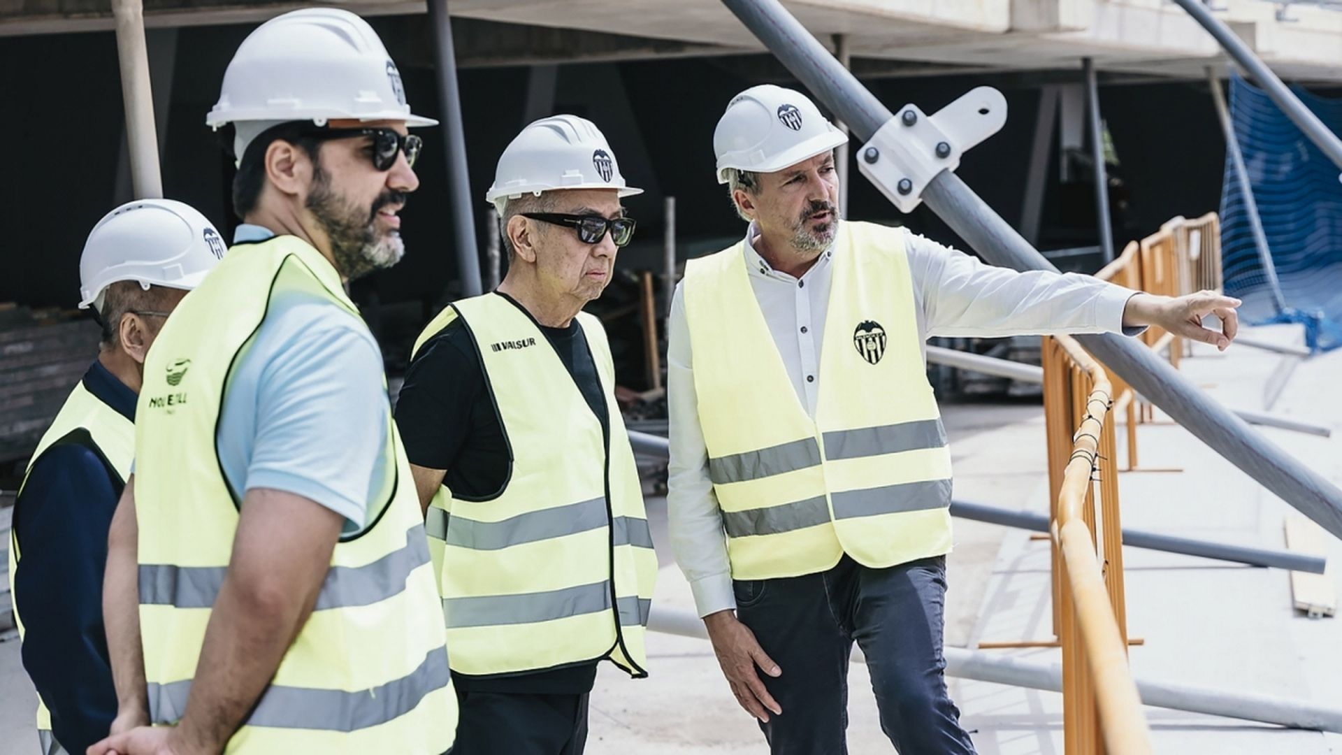 Peter Lim visita el Nou Mestalla