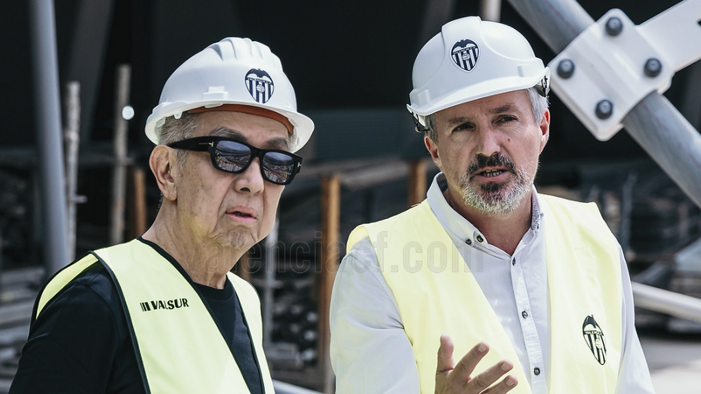 Peter Lim visita el Nou Mestalla