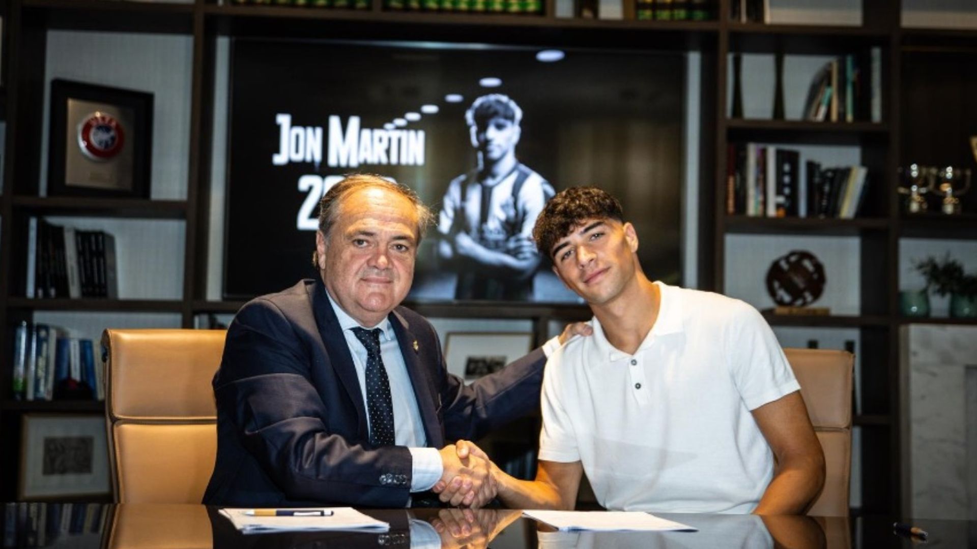 Renovación de Jon Martín con la Real Sociedad. Renovación de Jon Martín con la Real Sociedad.